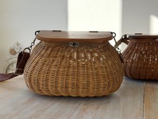 Alter großer Angelkorb Fisch